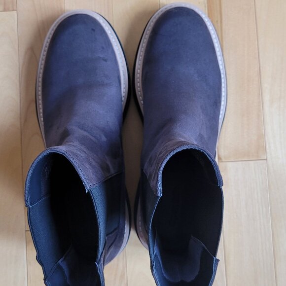 Chelsea Boots - Picture 2 of 11